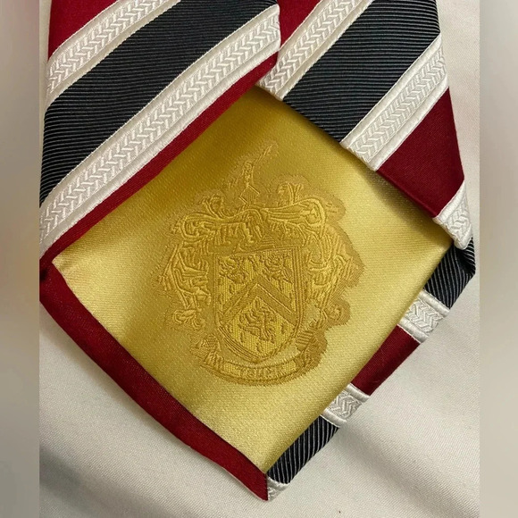 Donald Trump 100%  silk greyish green and red tie - Picture 6 of 7